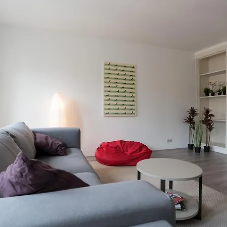 Homestay Beautiful House Next To Dam Square!