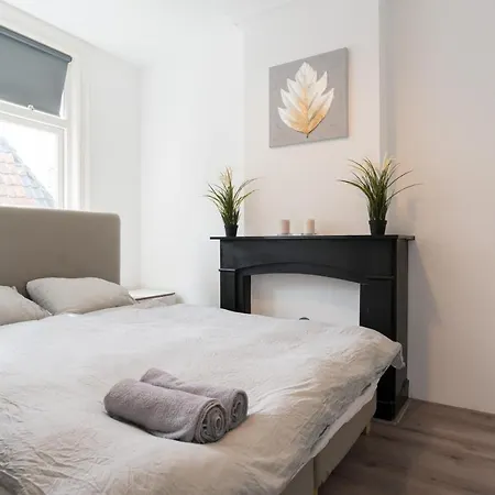 Beautiful House Next To Dam Square! Homestay Amsterdam