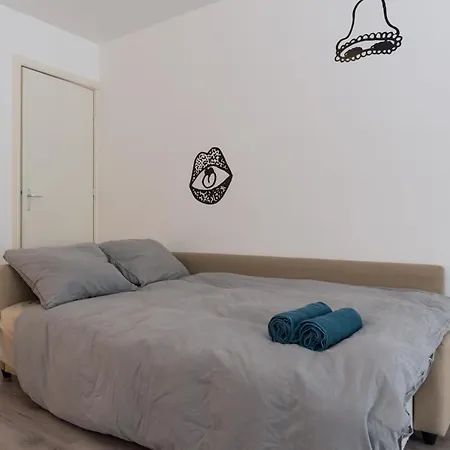 Beautiful House Next To Dam Square! Амстердам